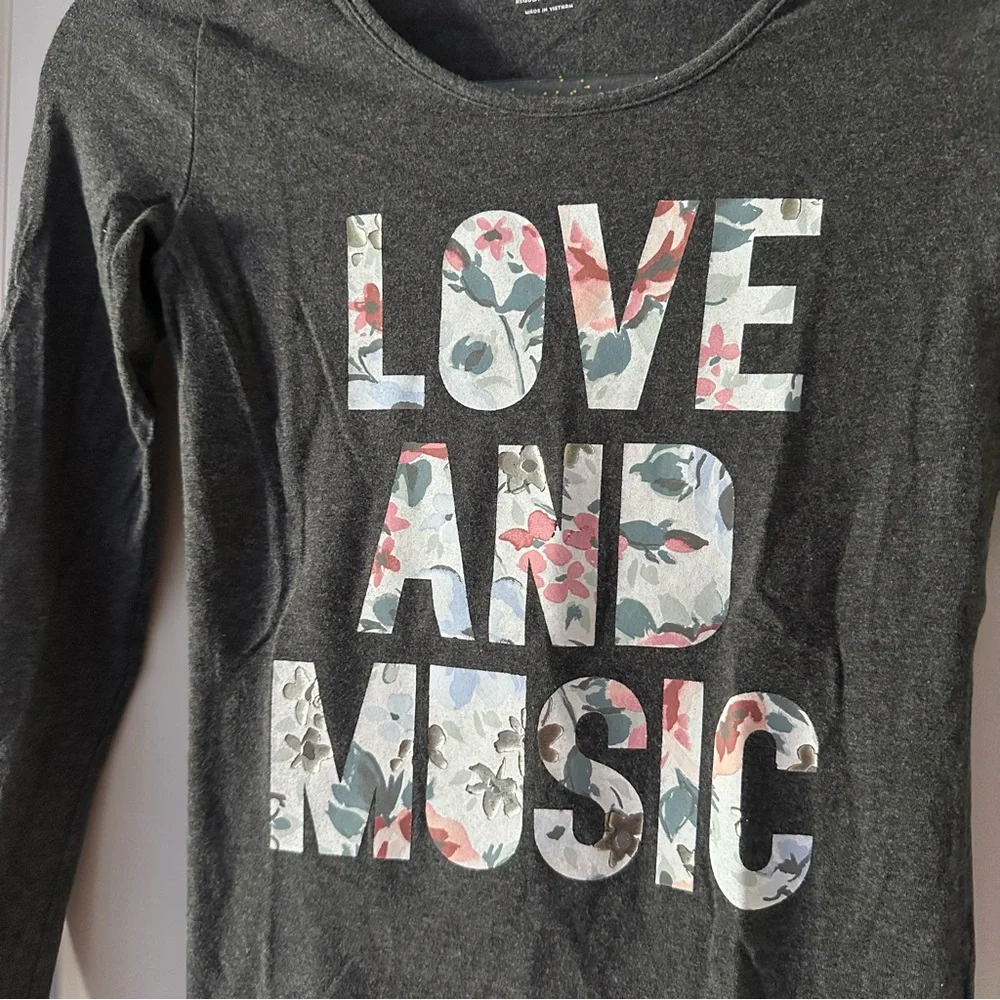 Old Navy Charcoal Kids Love and Music Long Sleeve Tee